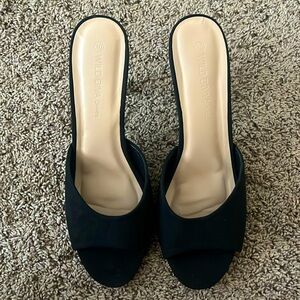 wild diva black size 10 kitten heels